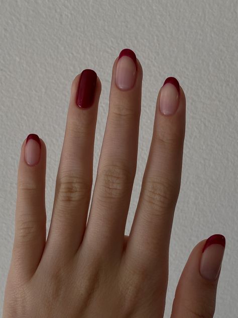 Semi Gel Nails, Nails Vino Tinto, Uñas Aesthetic 2022, Nails Color Vino, Nails Vino, Nails Rojas Cortas, Nail Art Vermelho, Semi Nails, Uñas Aesthetic