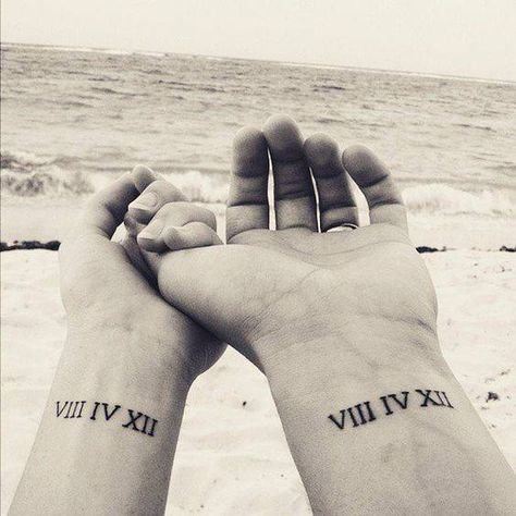 Infinite Love Tattoo, Wedding Date Tattoos, Datum Tattoo, Anniversary Tattoo, Couple Tattoos Love, Hanya Tattoo, Small Matching Tattoos, Roman Numeral Tattoos, Date Tattoos