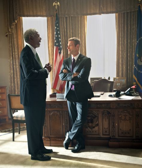 Olympus Has Fallen (2013) Gerard Butler Movies, Olympus Has Fallen, John Philip Sousa, Aaron Eckhart, London Has Fallen, Movie Quiz, Film Images, Batman Begins, Morgan Freeman