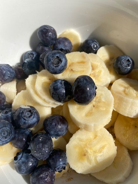 Blue Fruit Aesthetic, Aesthetic Blueberries, Banana Fruit Salad, Banana Aesthetic Fruit, Picking Blueberries Aesthetic, Blueberry Bowl, Blue Berry's Aesthetic, Blue Berries Photography, Banana Fruit