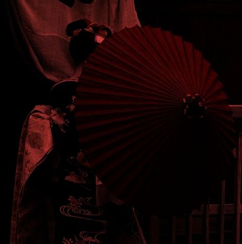 Dark Red Chinese Aesthetic, Tgcf Aesthetic, Samurai Dress, Ancient China Aesthetic, China Aesthetic, Chinese Umbrella, Create Your Character, Gryffindor Aesthetic, Ghost City