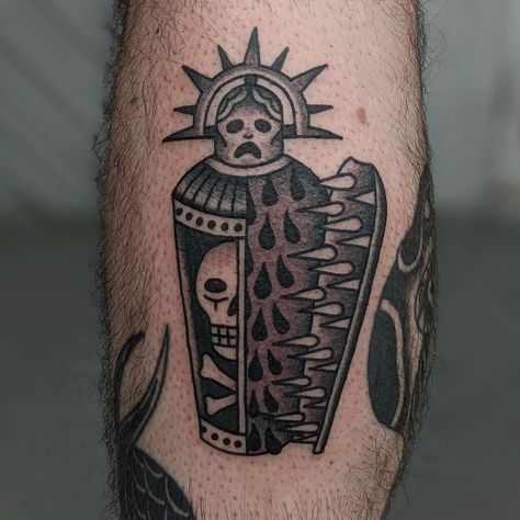 Witch Doctor Tattoo, Tattoo Medieval, Traditional Medieval Tattoo, Dark American Traditional Tattoo, Planchette Tattoo Traditional, Traditional Bicep Tattoo, Spooky Traditional Tattoo Sleeve, Creepy Traditional Tattoo, Old School Tattoo Black