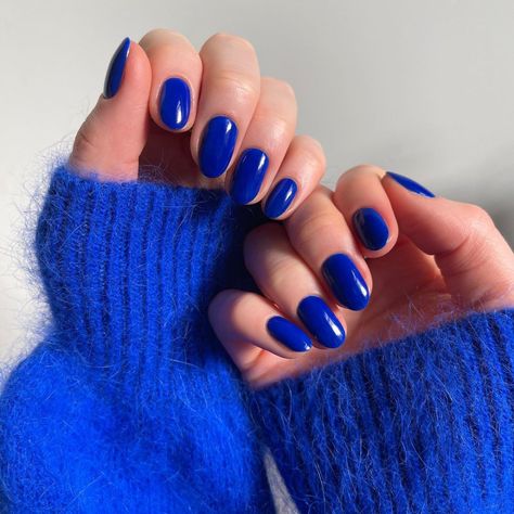 Jess 💅✨ on Instagram: “@cirquecolors NYFW is one of my favorite polishes 😍💙💅 Had to pair it with a blue sweater for a monochromatic moment.…” Nails Monochromatic, Blue Nail Color, Nail Colour, Nails Fashion, Blue Nail, Nails Coffin, Blue Sweater, Full Colour, Blue Nails