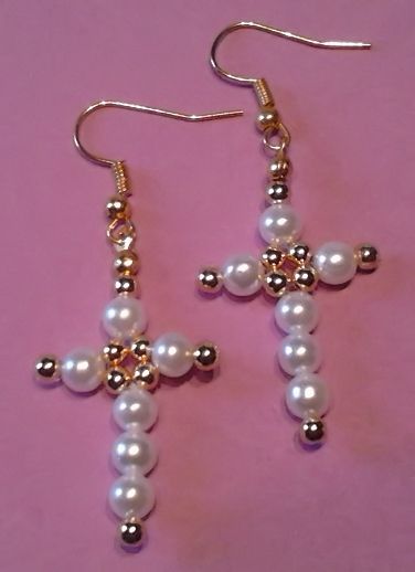 Beaded Cross Diy, Diy Cross Earrings, Beaded Cross Earrings, Cross Beaded Bracelet, Diy Easter Jewelry, Cross Jewelry Diy, Seed Bead Cross, Cross Beads, Diy Earrings Easy