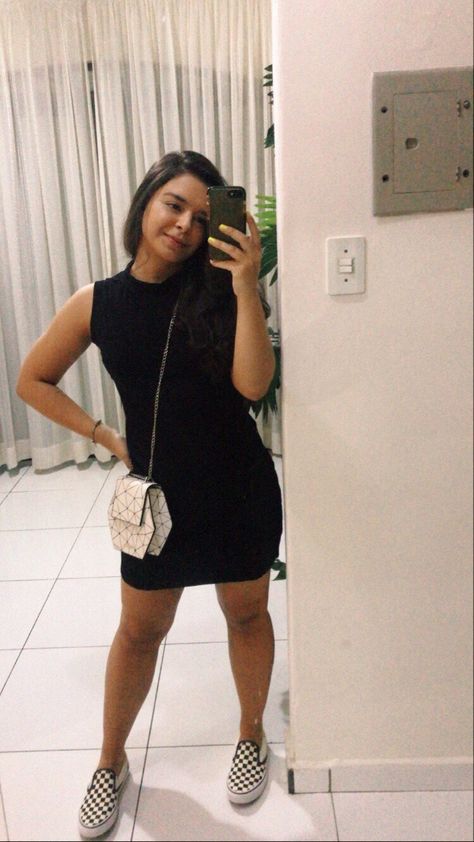 #instagram #ootd #outfit #inspiration #look #fashion #vestido #dress #preto #black #vans Vans Dressy Outfit, Dressy Outfit, Black Vans, Dressy Outfits, Ootd Outfit, Look Fashion, Tshirt Dress, What To Wear, Shirt Dress