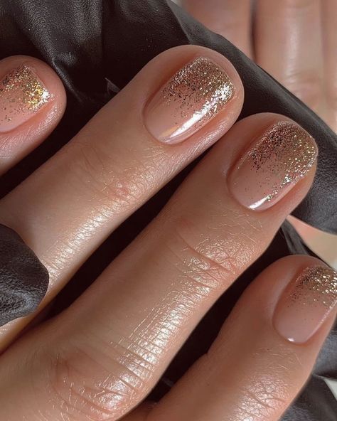 30 Chic Neutral Nails That Go With Any Outfit Indian Nails, Neutral Nail Designs, Birthday Nail Designs, Golden Nails, London Nails, Nude Nail Designs, Daisy Nails, Simple Gel Nails, Daily Nail