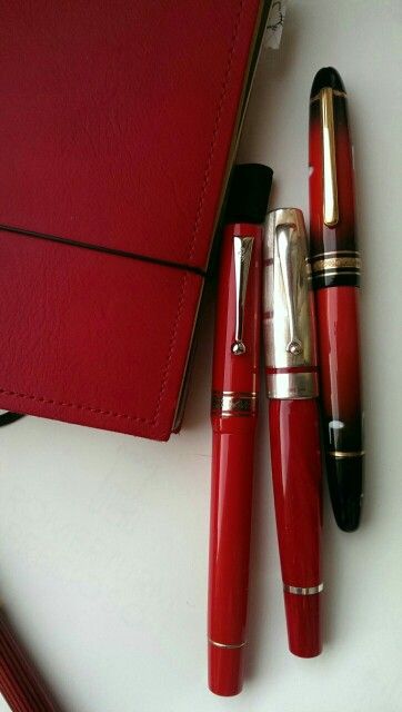 Red Beautys Red Pens Aesthetic, Red Stationary Aesthetic, Red Aesthetic School, Red Study Aesthetic, Red Journal Aesthetic, Red School Aesthetic, Red School Supplies, Red Stationary, Notion 2024