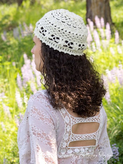 Wildflower Romance lace summer hat: A free crochet pattern for ladies. Crochet a beautiful Boho style beanie or cloche for sun and warm weather. #freecrochetpattern #crochetlace #crochetpattern #summercrochet #bohocrochet Crochet Summer Hats Free Pattern Ladies, Kippah Crochet Pattern Free, Crochet Lace Hat, Crochet Headband Pattern Free, Lace Hat, Chemo Beanies, Crochet Summer Hats, Style Beanie, Crochet Sun Hat