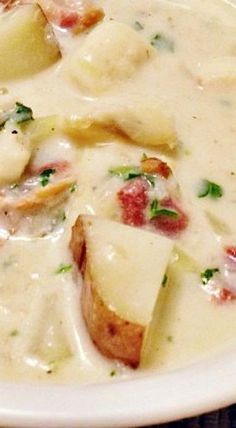 Walleye Chowder Recipe, Walleye Soup, Walleye Chowder, Pickerel Recipes, Perch Recipes, Walleye Recipes, Walleye Fish, Walleye Fish Recipes, Foccacia Bread