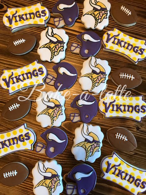 Minnesota Vikings birthday cookies by Bakealatte.  www.facebook.com/Bakealatte Football Sugar Cookies, Viking Birthday, Viking Party, Surprise 30th Birthday, Football Party Decorations, Football Cookies, Minnesota Vikings Football, Football Birthday Party, Football Birthday