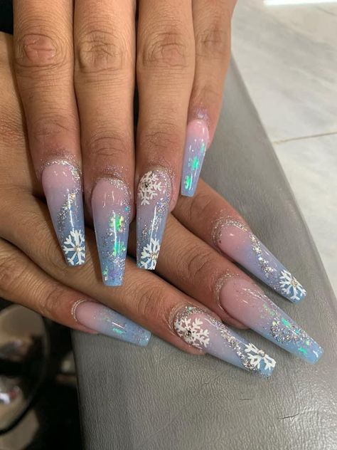 Iced Nails, Nails Easy Ideas, Christmas Nails Cute, Frozen Nails, Snowflake Nail Design, Snowflake Nail, Candy Cane Nails, December Nails, Classy Nail Designs