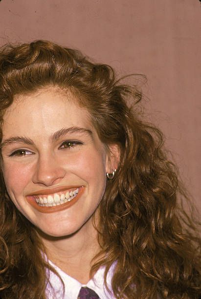 Julia Roberts 1990 Pictures and Photos - Getty Images Julia Roberts Makeup, Young Julia Roberts, Julia Roberts Hair, Julia Roberts Style, Sean Murray, Scorpio Women, Robert Young, Julia Roberts, Hair Inspo Color