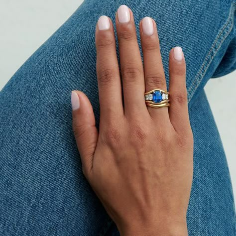 Sapphire gold ring