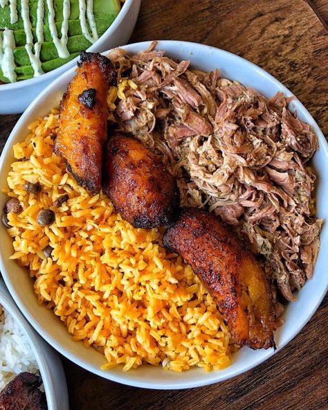 Puerto Rico Food, Boricua Recipes, Savory Rice, Dominican Food, Rice Beans, Tasty Dinner, Hispanic Food, Island Food, Healthy Food Motivation