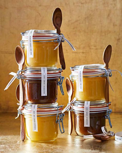 Gingerbread Caramel, Joululahjat Diy, Lime Curd, Edible Christmas Gifts, Gifts From The Kitchen, Food Gift Ideas, Diy Food Gifts, Homemade Food Gifts, Gifts In A Jar