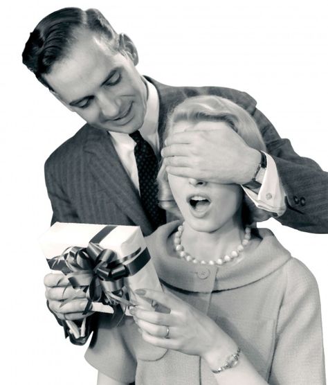 Gift-giving etiquette dos and don’ts Love Your Wife, Retro Images, Valentine Chocolate, Vintage Birthday, Holiday Wishes, Happy Birthday To You, Go Outside, Gift Giving, Cool Things To Make