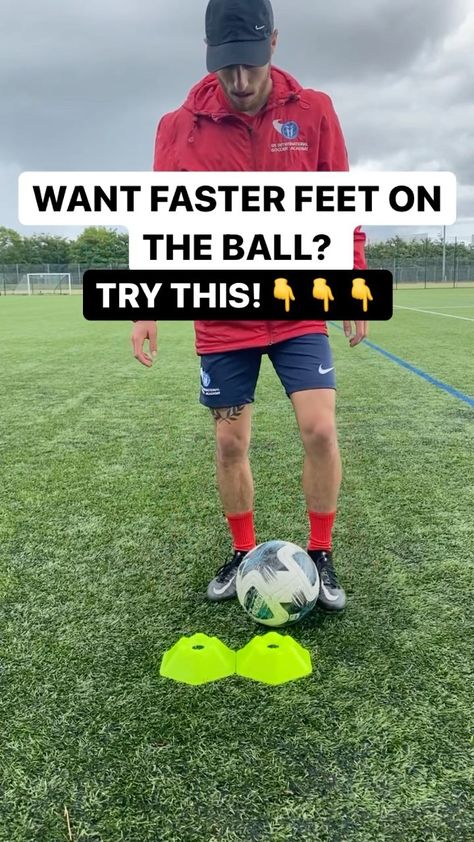 Quick Feet Soccer Drills, Soccer Footwork, Stretches For Beginners, Coaching Soccer, Tiktok Fitness, Soccer Skills Training, Soccer Practice Drills, Football Training Drills, Soccer Drills For Kids