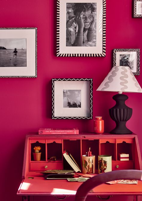 Bright Pink Wall Paint | Capri Pink | Annie Sloan Hot Pink Wall Paint, Pink Painted Walls, Hot Pink Walls, Pink Paint Colors, Photo Arrangement, Black Chalk Paint, Chalk Paint Colors, Annie Sloan Paints, Wall Paint Colors