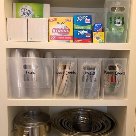 Clutter Away LA on Instagram: “🍽Storing paper plates and disposable utensils together makes having guests over for a meal super easy. At the end of the day all we really…” Disposable Utensils Organization, Organize Paper Plates And Cups, Paper Plates Organization, Paper Plate Organization, Disposable Plates Organization, Paper Plate Organization Storage Ideas, Paper Plate Storage Ideas, Townhouse Organization, Plastic Utensil Storage