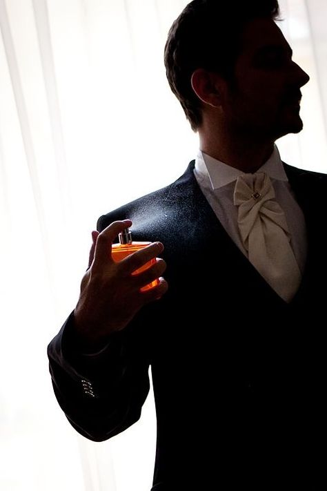 Wedding Photography Getting Ready, Groomsmen Wedding Photos, Branded Perfumes, Koleksi Parfum, Groomsmen Poses, Groom Photoshoot, Groomsmen Photos, Wedding Picture Poses, Groom Getting Ready