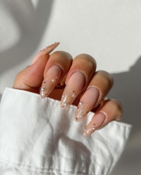 Fall Almond Nails Ideas, Bejeweled Nails, Almond Nails Ideas, Fall Almond Nails, Gem Nails, Kawaii Nails, Bridal Nails, Elegant Nails, Classy Nails