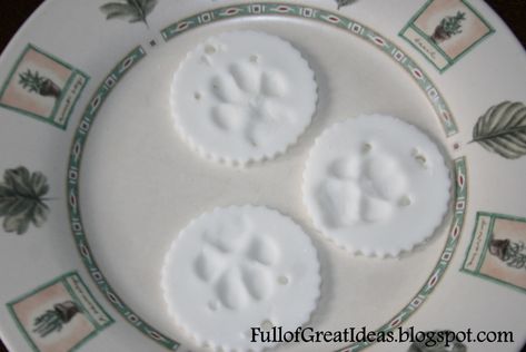 Full of Great Ideas: Christmas in October- Your Dog's Paw Print Ornament Baking Soda Ornaments, Pawprint Ornament, Diy Salt Dough, Salt Dough Ornament, Paw Ornament, Paw Print Ornament, Handprint Ornaments, Sharpie Permanent Markers, Baby Handprint