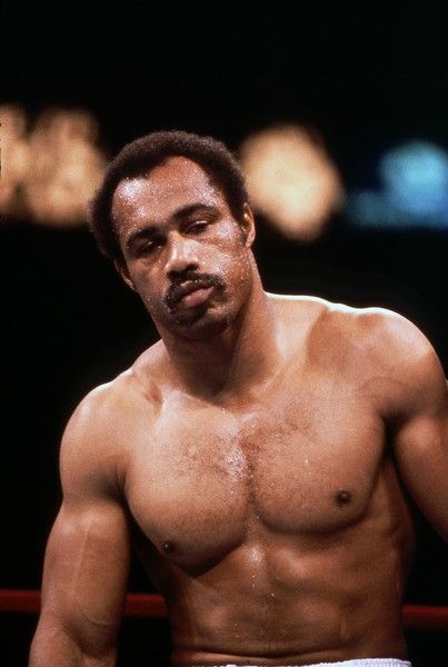 Ashley Banks Outfits, Ken Norton, Ashley Banks, Arnold Schwarzenegger Bodybuilding, Schwarzenegger Bodybuilding, Boxing Images, Boxing History, Boxing Champions, Mike Tyson