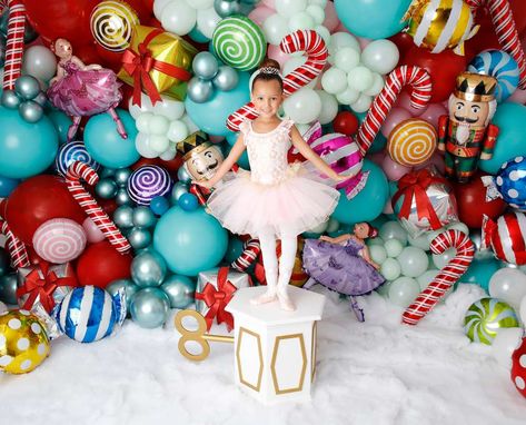 Christmas Balloons Backdrop | CatchMyParty.com Nutcracker Photo Backdrop, Christmas Theme Photoshoot, Nutcracker Backdrop, Santa Photo Backdrop Ideas, Christmas Photo Backdrop, Christmas Photo Background, Fun Christmas Photos, Christmas Party Backdrop, Photo Backdrop Christmas