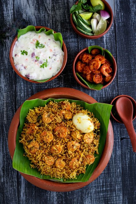 South Indian style prawns biriyani. Prawn Fried Rice, Indian Food Photography, Organic Smoothies, South Indian Style, I Want Food, Fruit Cobbler, Recipes Appetizers And Snacks, South Indian Food, Fried Rice Recipe