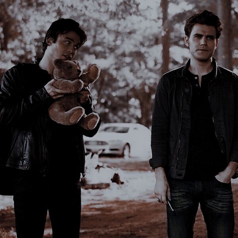 Stefan And Damon, Tvd Aesthetic, Salvatore Brothers, The Salvatore Brothers, The Vampire Diaries Characters, Damon Salvatore Vampire Diaries, Vampier Diaries, The Vampire Diaries 3, Damon And Stefan