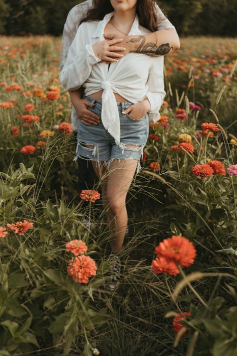 gay engagement session + couples photos outfit inspo + wildflowers + lesbian engagement session inspo + candid photos Lesbian Fall Engagement Pictures, Lesbian Photo Shoot Outfits, Lesbian Couple Photoshoot Poses, Lesbian Engagement, Lgbtq Couples, Fall Couple Photos, Sacred Union, Fall Couple, Fall Engagement Pictures