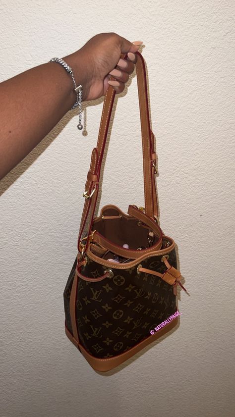 LV Noe bb Noe Bb Louis Vuitton, Louis Vuitton Noe Bag, Lv New Wave Chain Bag Taupe, Lv New Wave Chain Bag, Louis Vuitton New Wave Chain Bag Pm, Purses And Bags