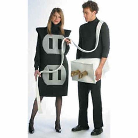 Famous Twin Costumes, Plug And Socket Costume, Couple's Costume, Could Be Us, Funny Couple Halloween Costumes, Couple Costumes, Funny Couple, Creative Costumes, Funny Couples