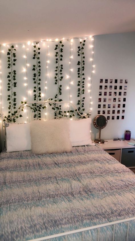 Vsco Room, Teenage Room Decor, Tumblr Room Decor, Cute Dorm Rooms, Cute Bedroom Ideas, Bilik Tidur, Teen Room Decor, Teen Bedroom Decor, Teen Bedroom