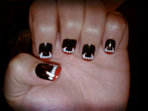 Halloween nails | Flickr - Photo Sharing! 2000 Halloween, Vampire Nails, Vampire Teeth, Nail Time, Holiday Nail Art, I Love Nails, Love Nails, Holiday Nails, Halloween Nails