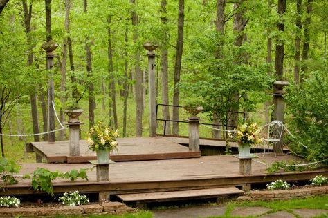 Outdoor Rustic Wedding Ceremony In Missouri Champagne Colored Bridesmaid Dresses, Wedding Locations Outdoor, Missouri Wedding Venues, Diy Outdoor Weddings, Outdoor Stage, Rustic Wedding Ceremony, Columbia Missouri, Missouri Wedding, Trendy Wedding Invitations