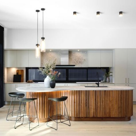 25 Amazing Curved Kitchen Island Ideas For Classy Kitchen The Block Kitchen, Round Kitchen Island, Curved Kitchen Island, Curved Kitchen, Kitchen Island Bench, Classy Kitchen, Island Bench, Round Kitchen, Modern Kitchen Island