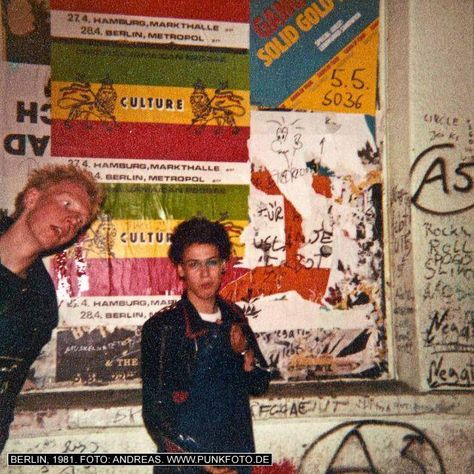 West Berlin 80s, 80s Berlin, Berlin Rave, Punk 80s, Brat Pack, 1990s Photos, Punk Movement, Youth Of Today, Punk Culture