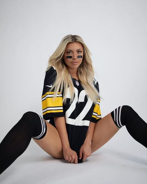 Pittsburgh Steelers Cheerleaders, Steelers Cheerleaders, Steelers Women, Here We Go Steelers, Lips Photo, Steelers Girl, Go Steelers, Hot Lips, Pittsburgh Steelers