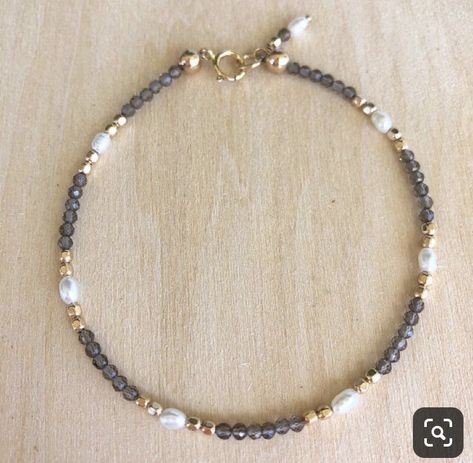 Bracelet With Pearls, Beaded Necklace Diy, Beads Bracelet Design, Gold Accessories, Quartz Bracelet, Diy Schmuck, Bead Jewellery, Seed Bead Jewelry, Beaded Jewelry Diy