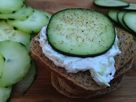 Tate's Kitchen: cucumber-rye tea sandwiches Cucumber Appetizers, Tea Board, Rye Bread Recipes, Pepper Sandwich, Cucumber Sandwiches, Cucumber Recipes, Rye Bread, Tea Sandwiches, Soften Cream Cheese