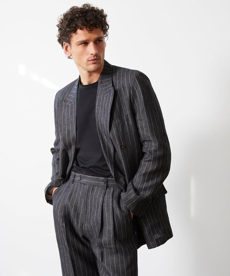 Our Wythe Suit Jacket is both elegant and casual, representing the epitome of soft tailoring. It has an oversized, vintage-inspired fit and natural shoulders; slouchy and chic, but not shapeless. There’s also a double vent in the back and a lightweight butterfly lining, to help with keeping your cool. The fabric is an 90s Mens Suit, 60s Suits For Men, Mens Suits Style Modern Casual, Suit Inspo Mens, Pin Stripe Suit Mens, 90s Suit Men, Suit Vintage Men, Modern Suits Men, Vintage Suits For Men