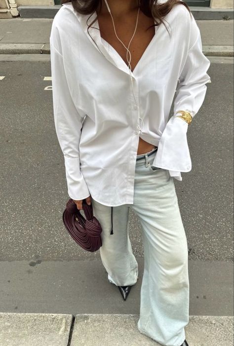 White Pants White Shirt, Jeans And White Shirt Outfit, Plus Size Fall Outfit, Quoi Porter, Inspo Outfit, Trendy Fall Outfits, Trendy Fall, Outfit Inspo Fall, Casual Fall Outfits