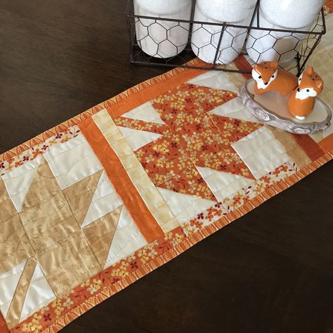 Hi there! I hope you all had a good week! We have a fun fall bundle to share with you today! Be sure to scroll down to see what I made usin... Fall Leaf Table Runner, Maple Leaf Table Runner Free Pattern, Fall Mug Rugs Patterns Free, Quilted Runners, Maple Leaf Table Runner, Fall Sewing Projects, Bear Paw Quilt, Table Runner Tutorial, Creative Napkins