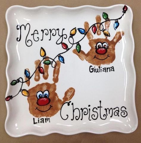 Christmas Footprint, Juleverksted For Barn, Christmas And Winter, Handprint Crafts, Preschool Christmas, Toddler Christmas, Christmas Plates, Christmas Crafts For Kids, Christmas Activities