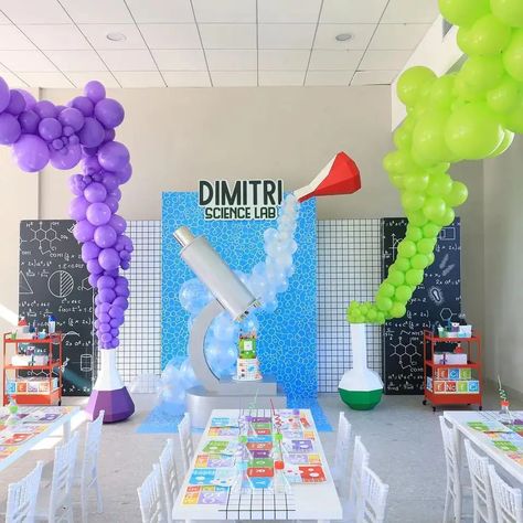 Science Lab Party Decorations, Science Party Balloon Arch, Science Balloon Arch, Science Fair Decoration Ideas, Science Balloons, Birthday Party Ideas For Boys, Science Lab Decorations, Science Party Decorations, Science Birthday Party Ideas