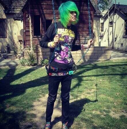 emo boy blue and green hair and he's a BOTDF lover :3 yay 2011 Emo Aesthetic, Couples Emo, Alternative Guys, Scene Boy, Alt Boys, Scene Guys, Cute Emo Guys, Gothic Stuff, Gothic People