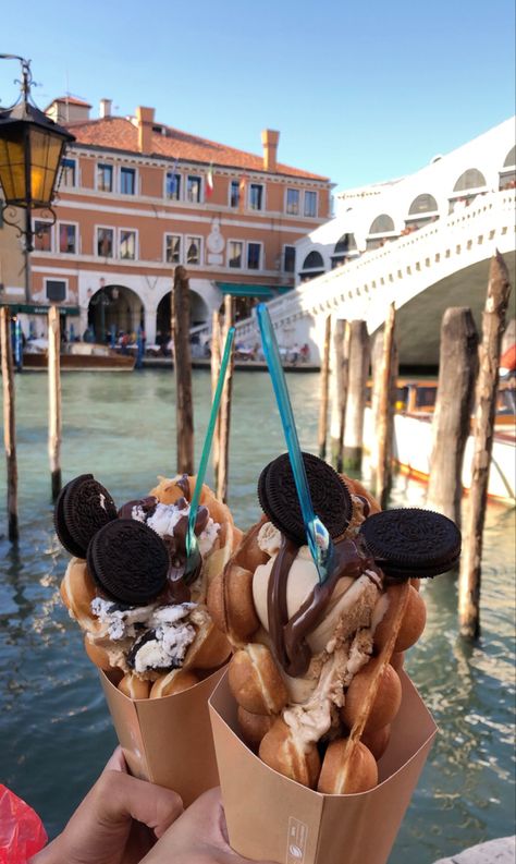 venice, italy, food, food aesthetic, ice cream, waffle, ice cream waffle cone, europe, european vacation, european aesthetic, european summer, vacation vibes, pretty, aesthetic, insta story, insta story ideas, travel, canal European Food Aethstetic, Aesthetic Ice Cream, Venice Italy Food, Aesthetic Insta Story, Venice Food, European Summer Vacation, French Trip, Ice Cream Waffle, Europe Food