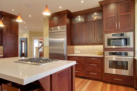 Best Granite Countertops for Cherry Cabinets Countertops For Cherry Cabinets, Cherry Wood Kitchen Cabinets, Cherry Wood Kitchens, Replacing Kitchen Countertops, Outdoor Kitchen Countertops, Cherry Kitchen, Refacing Kitchen Cabinets, Kitchen Countertop Materials, Cherry Cabinets