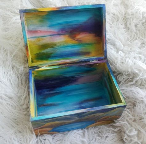 Wooden Box Crafts, Wood Jewelry Diy, Hand Painted Wooden Box, Box Crafts, Painted Wooden Boxes, Painted Jewelry Boxes, Jewelry Box Diy, Painted Jewelry, Hand Painted Jewelry